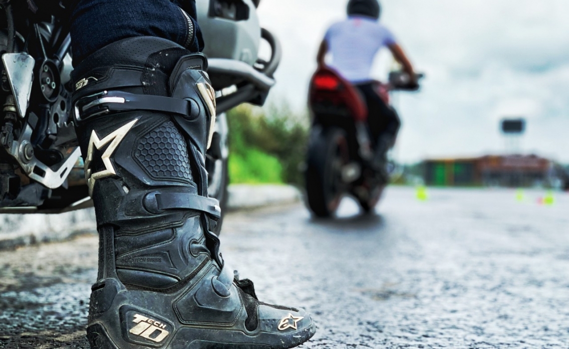 Stivali o scarpe da moto: quali preferire?